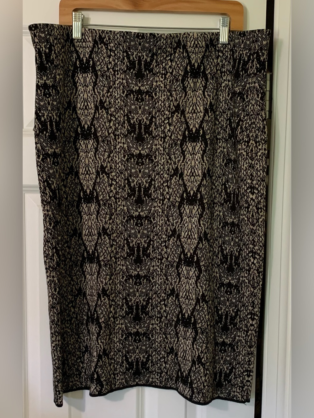 NWT Reptile Print Gold Black Tan Skirt Worthington Straight Pencil
